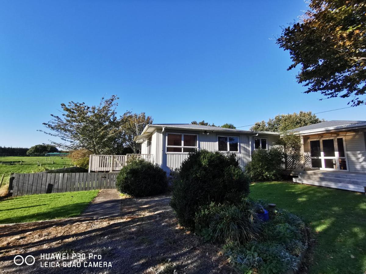 On Tate Bed & Breakfast Waitara Exterior photo