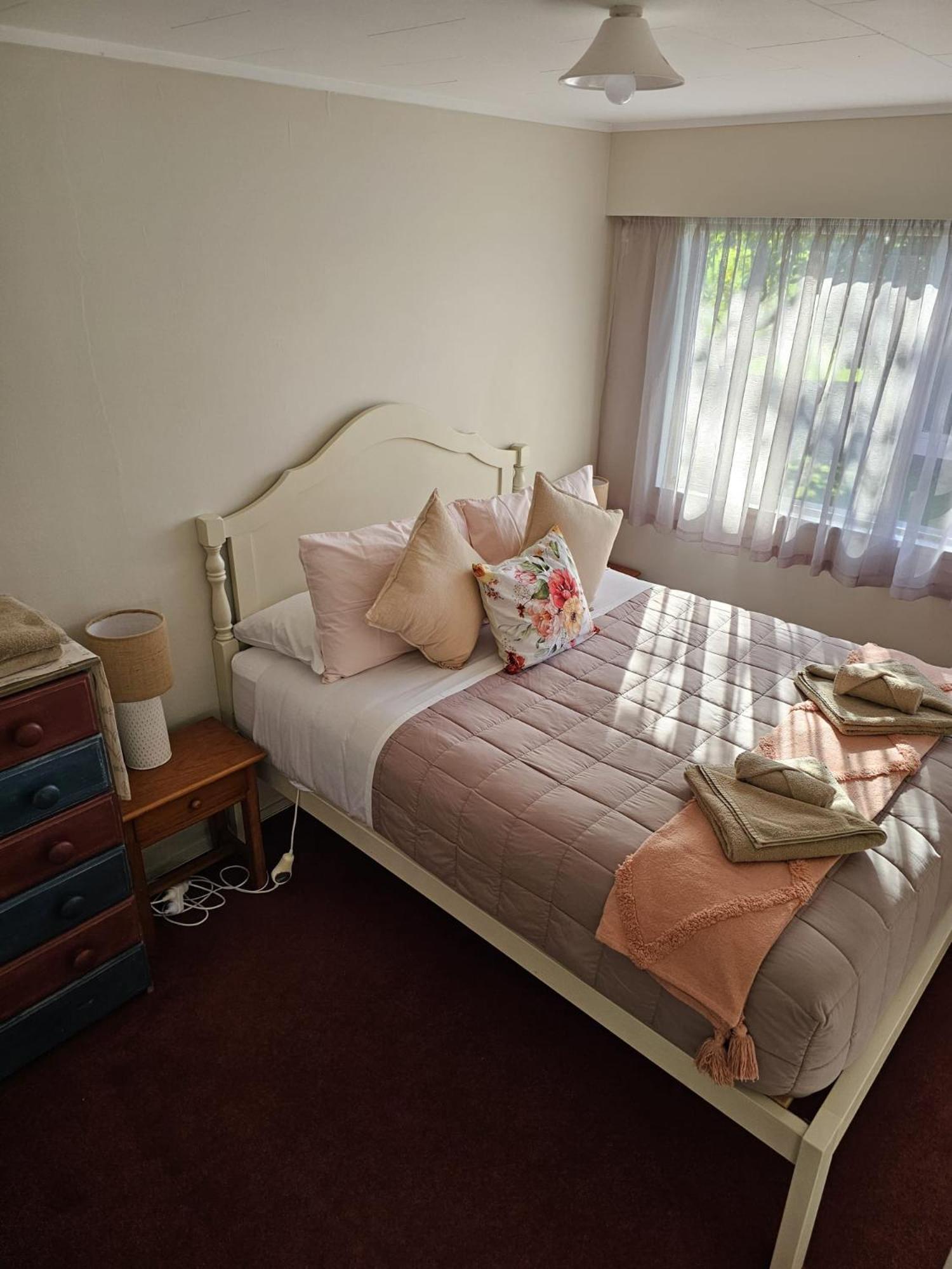 On Tate Bed & Breakfast Waitara Exterior photo