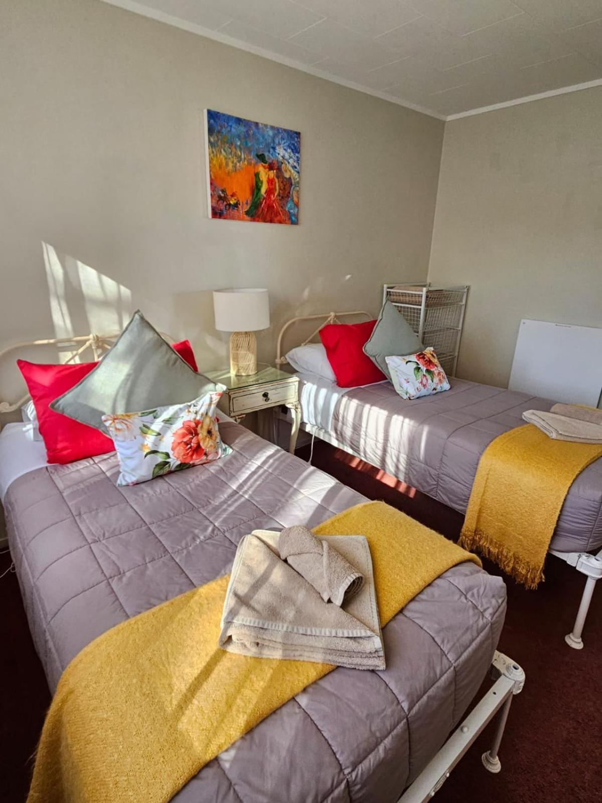 On Tate Bed & Breakfast Waitara Exterior photo