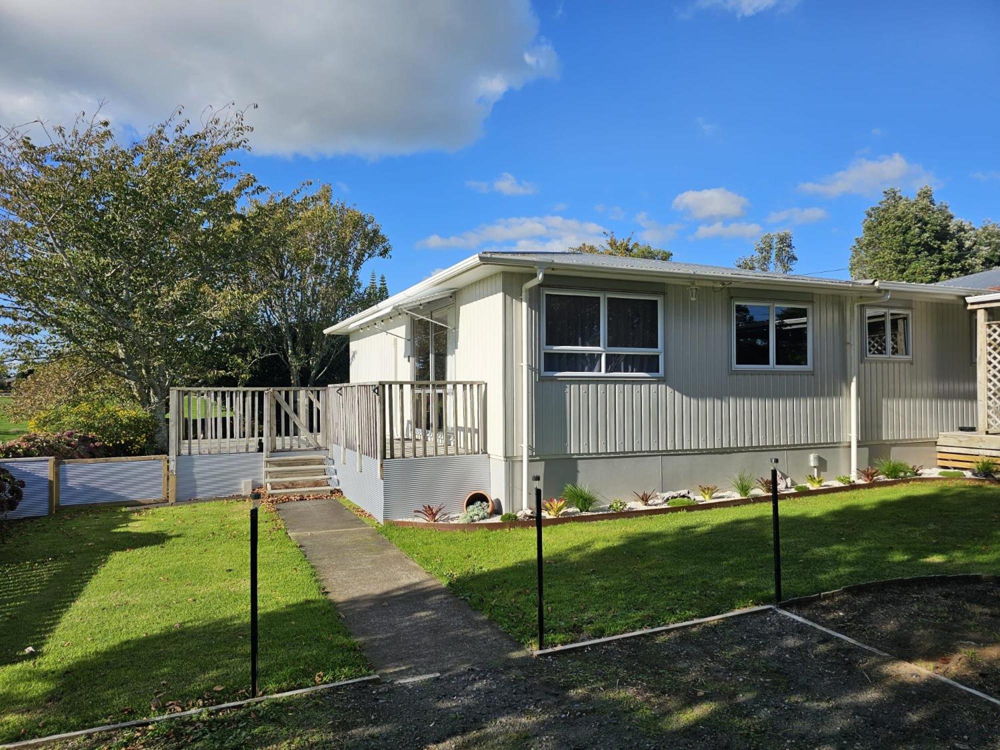 On Tate Bed & Breakfast Waitara Exterior photo